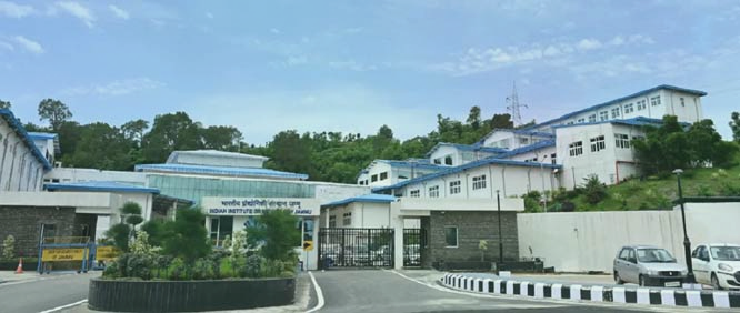 बस्तर संभाग के पीएमश्री के 28 शिक्षक क्षमता विकास प्रशिक्षण के ल‍िए जम्मू कश्मीर हुए रवाना