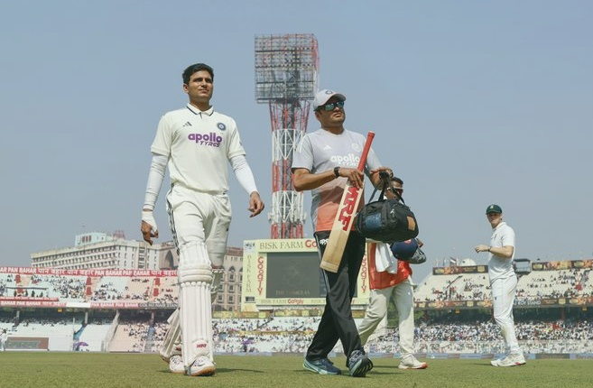 कोलकाता टेस्ट से बाहर हुए कप्तान शुभमन गिल, बीसीसीआई ने इंजरी पर दिया अपडेट