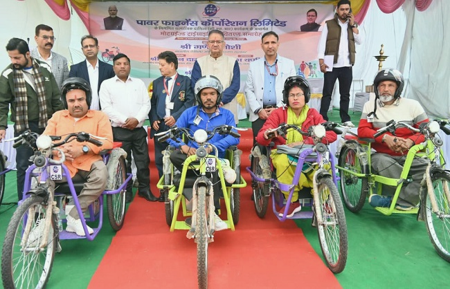 मंत्री गणेश जोशी ने दिव्यांगजनों को 169 निशुल्क मोटराइज्ड ट्राईसाइकिल बांटीं