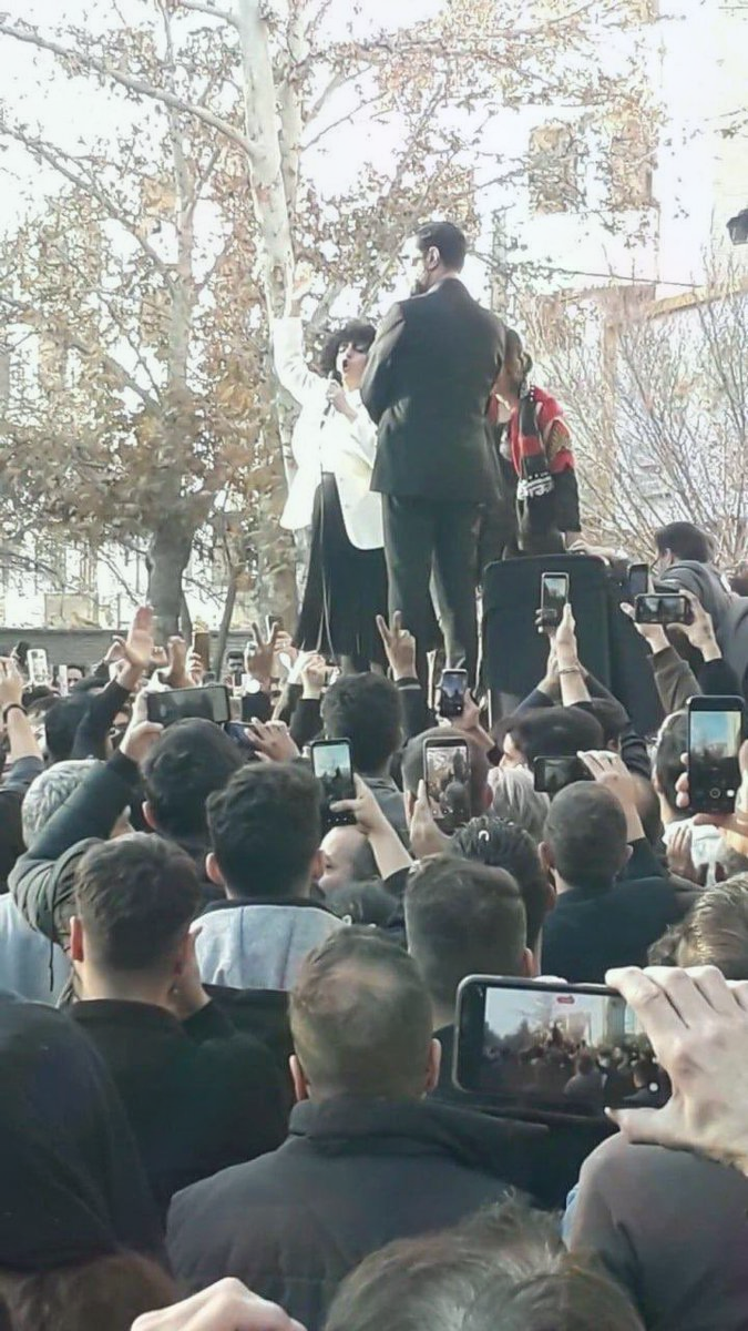 iran-narges-mohammadi-arrest