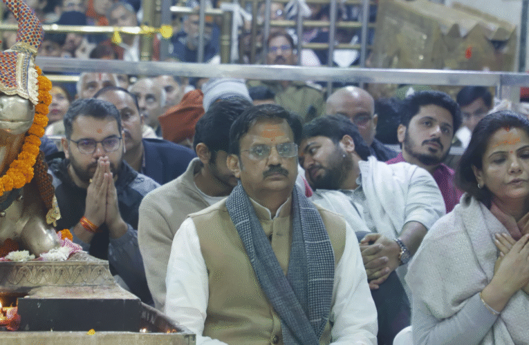 उज्जैनः उपमुख्यमंत्री राजेंद्र शुक्ला ने किये महाकालेश्वर भस्म आरती में दर्शन