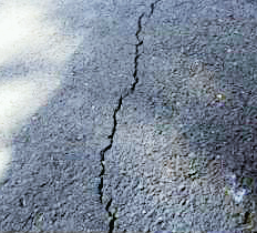nainital-cracks--mall-road