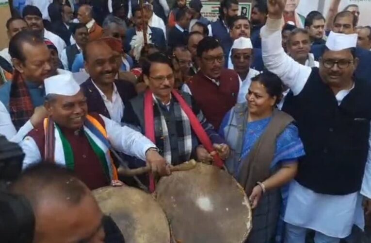 कांग्रेस के 140वें स्थापना दिवस पर झारखंड में भव्य आयोजन, वरिष्ठ नेताओं को किया गया सम्मान