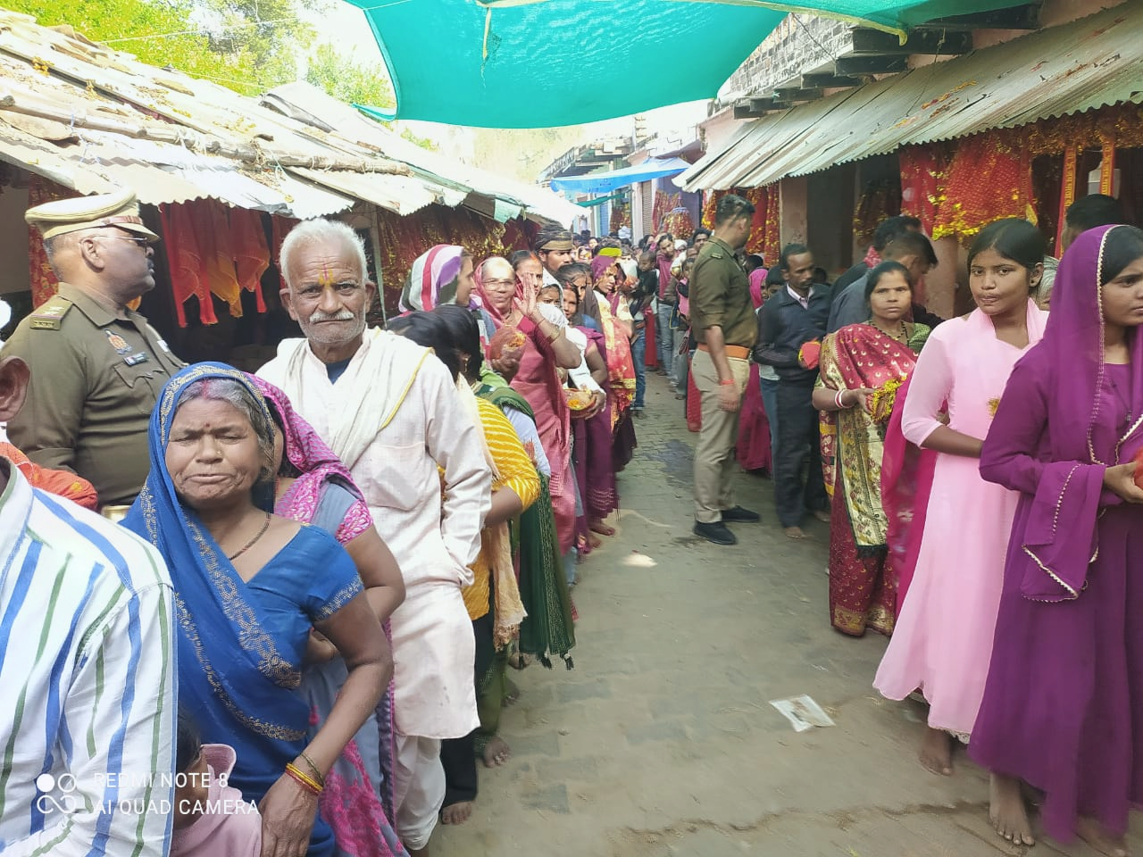 a-great-wave-of-faith-in-gadbadra-dham