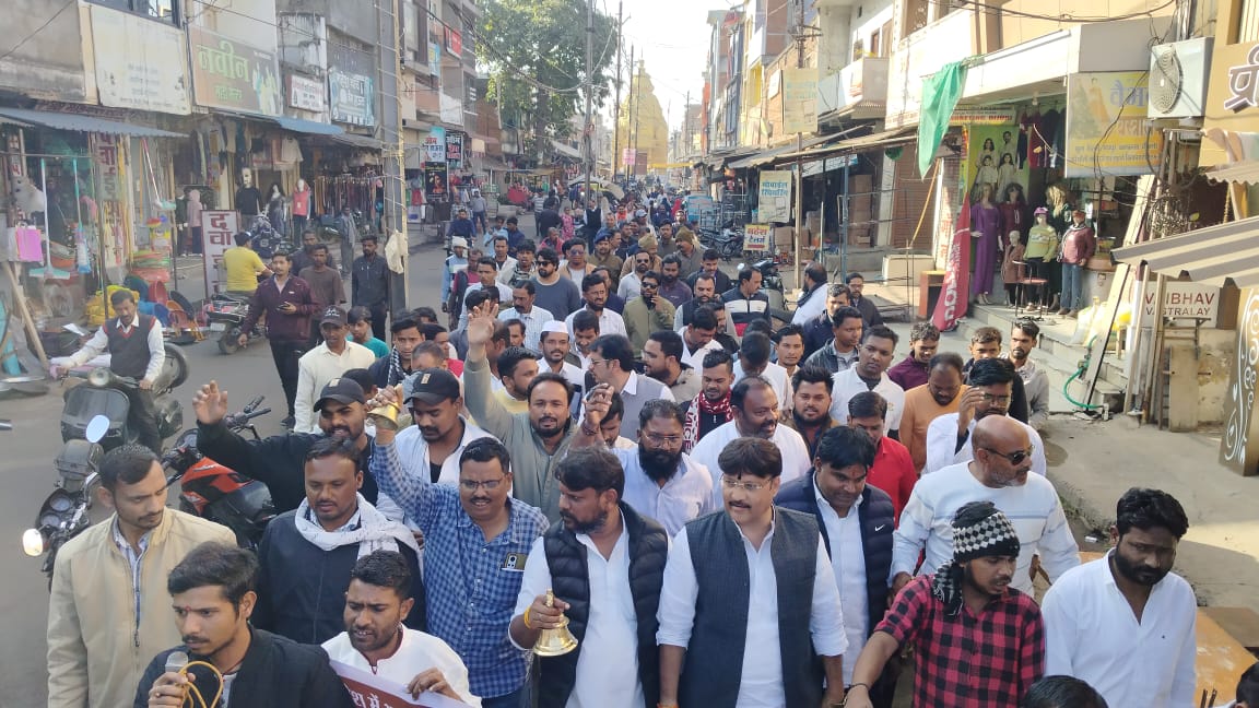 congress-workers-reached-the-ministers-residence-