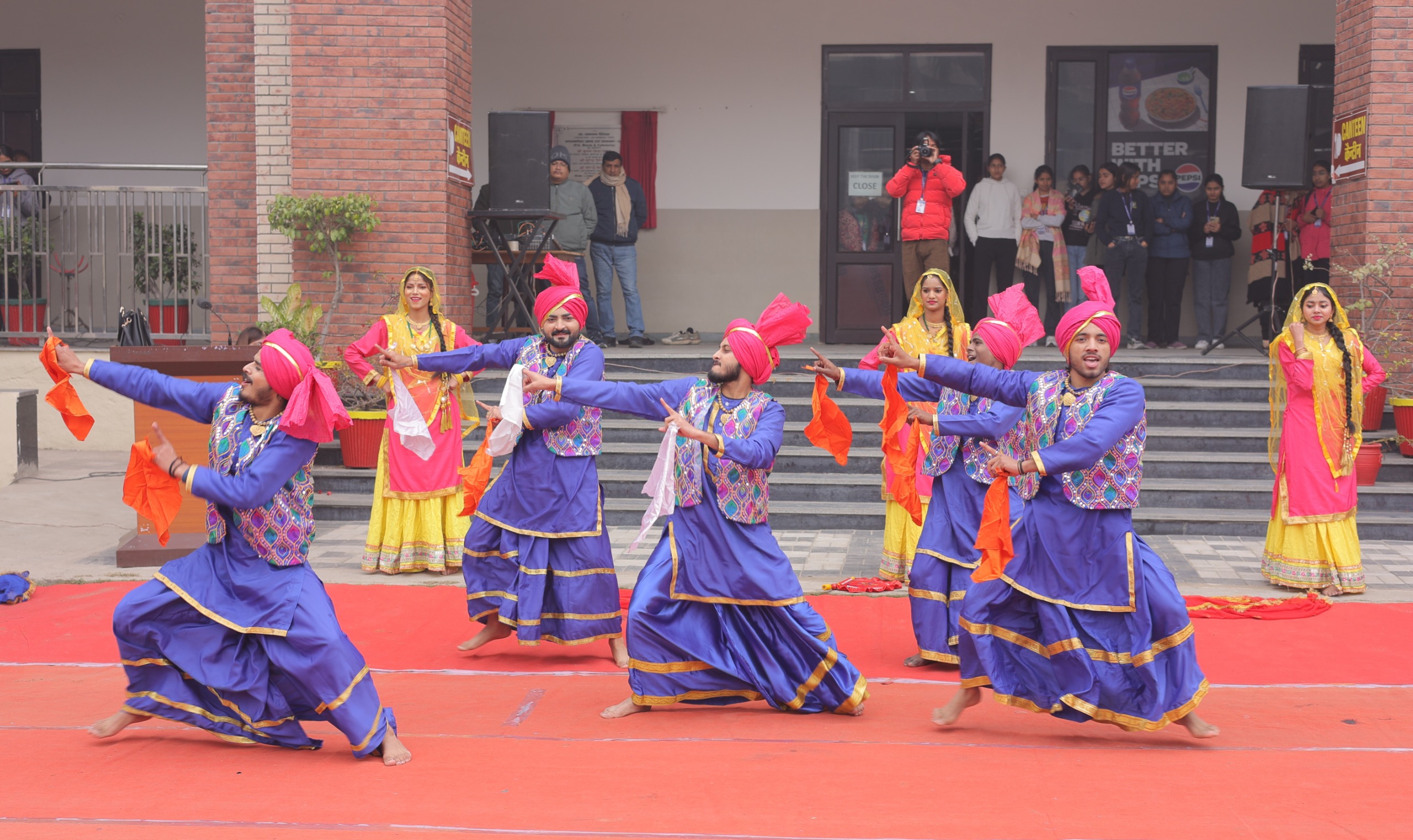 lohri-festival-gidda-celebrated
