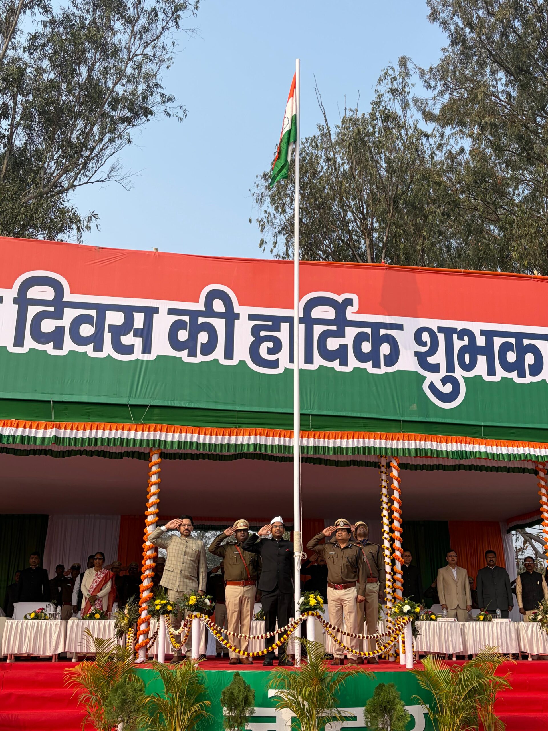 jh-dc-hoisted-the-tricolor