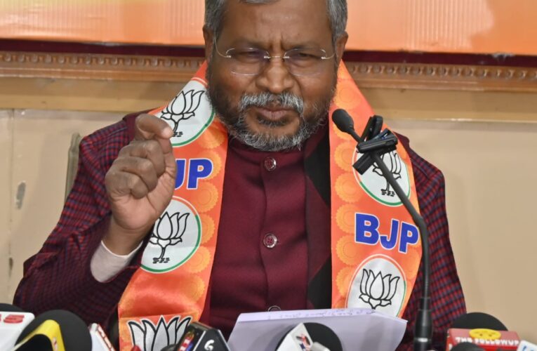 लंदन शॉपिंग सेशन के लिए गणतंत्र दिवस पर्व भी छोड़ने को तैयार मुख्यमंत्री : बाबूलाल मरांडी