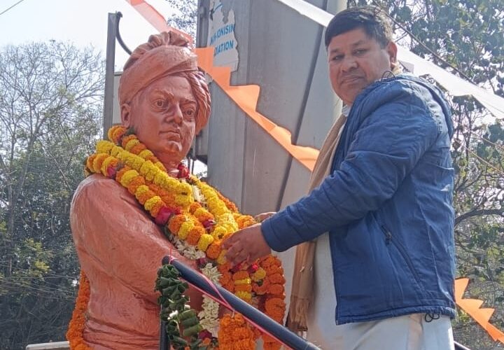 स्वामी विवेकानंद की जयंती पर हिंदी साहित्य भारती ने अर्पित की पुष्पांजलि