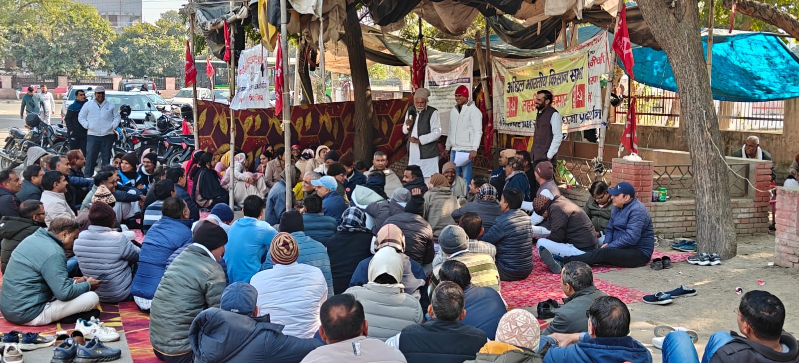 teachers-union-protested-and-submitted-a-memorand