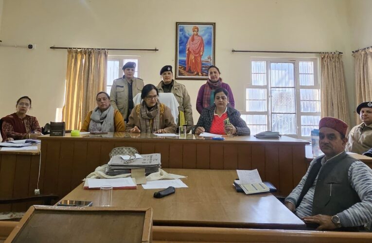 महिला आयोग अदालत ने की 11 मामलों की सुनवाई, 4 निपटाए, 3 पुलिस को भेज