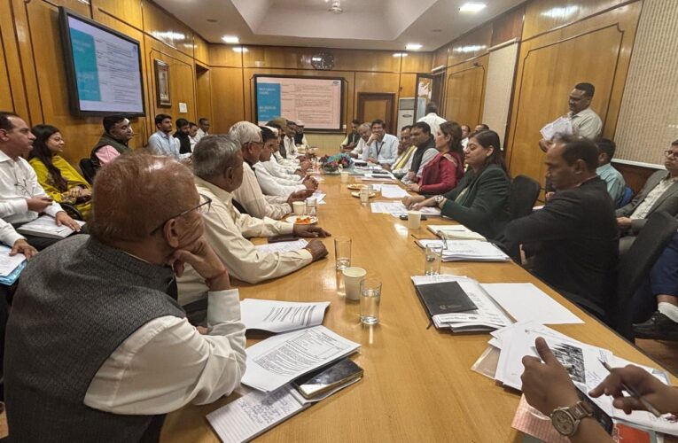 बजट घोषणाओं के क्रियान्वयन और डेयरी इंफ्रास्ट्रक्चर फंड वृद्धि पर हुई विस्तृत चर्चा