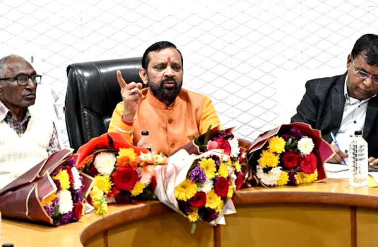 किसी भी दशा में न हो सफाई कर्मचारियों का उत्पीड़न: मकवाना