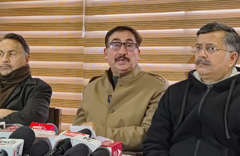 भाजपा ने रखी विकास की नींव, कांग्रेस ने किया जनता से विश्वासघात : विपिन परमार