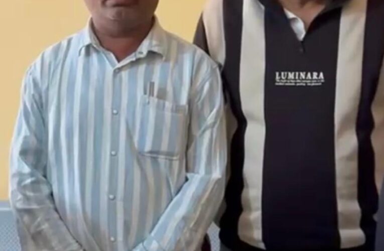 ग्राम पंचायत का सरपंच एक लाख रुपये रिश्वत लेते गिरफ्तार