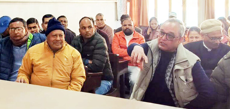 (अपडेट) प्राध्यापकों की बैठक में विश्वविद्यालय की स्वायत्तता बनाए रखने की मांग