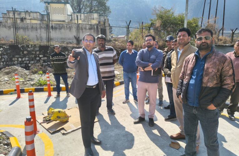 उत्तरकाशी: डीएम ने एआरटीओ में अव्यवस्था पर लगाई फटकार