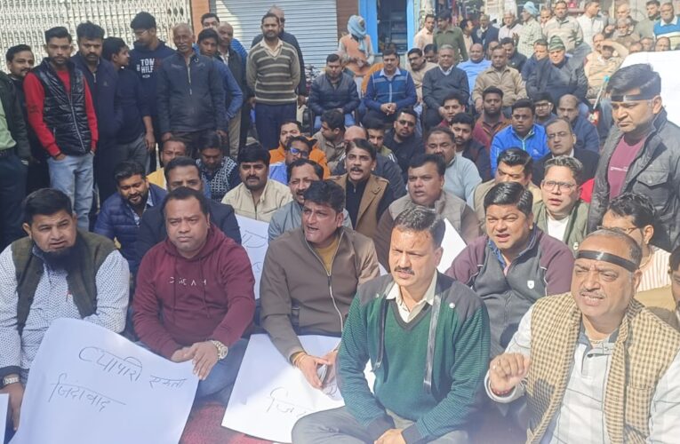 चंदौसी में सर्राफा व्यापारी के यहां 21 घंटे तक चली राज्यकर विभाग की छापेमारी, वसूला जुर्माना