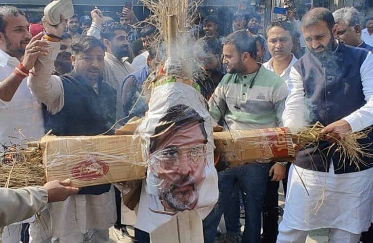पानीपत: भाजपा युवा मोर्चा ने राहुल गांधी का पुतला दहन कर किया जोरदार प्रदर्शन