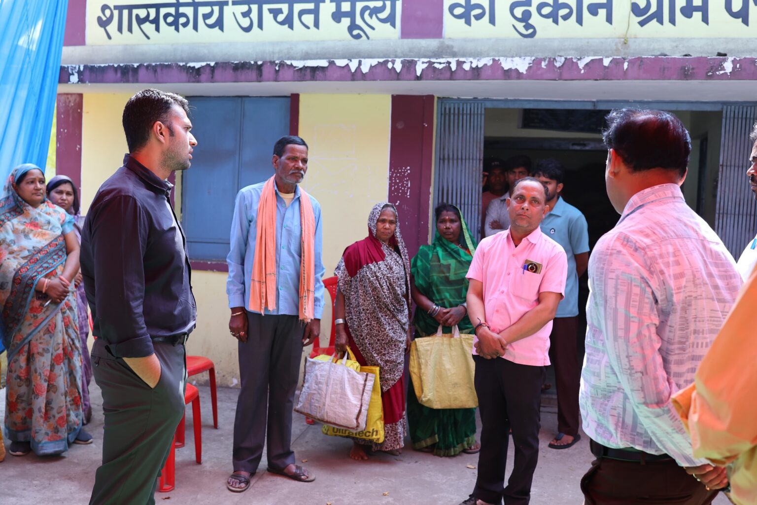 collector-visit-pds-shop-inpection