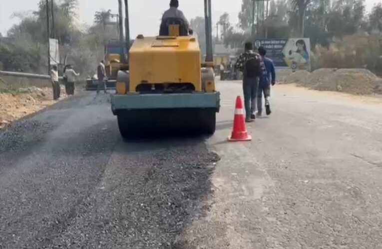 धामपुर में सड़क चौड़ीकरण कार्य शुरू, नागरिकों में खुशी