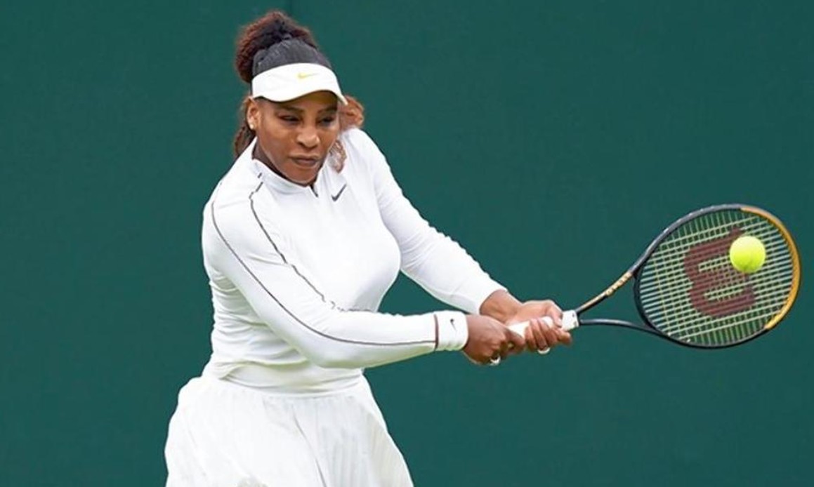 sports-tennis-serena-return