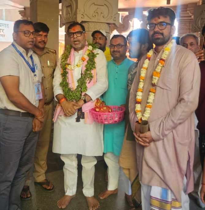 up-wrestling-president-in-vind