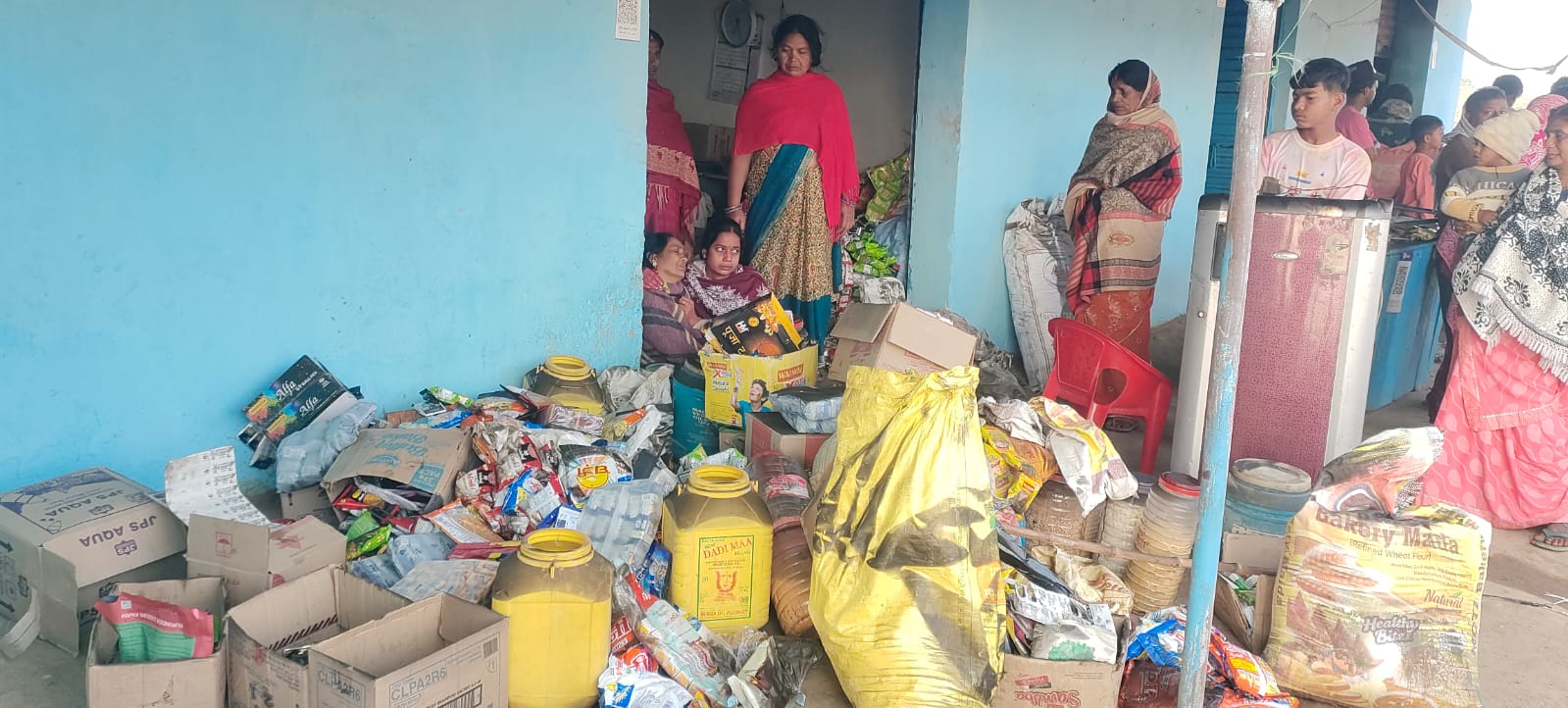 jh-shop-set-on-fire-for-not-giving-cigarettes-