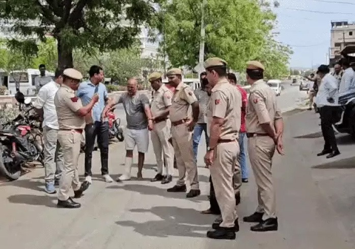 chain-snatching-gang-busted-two-arrested