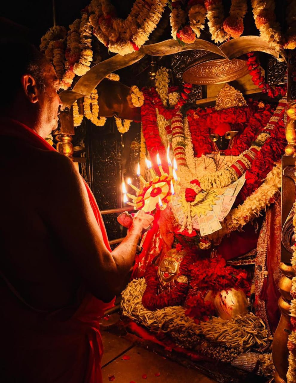 up-crowds-gathered-chandraghan