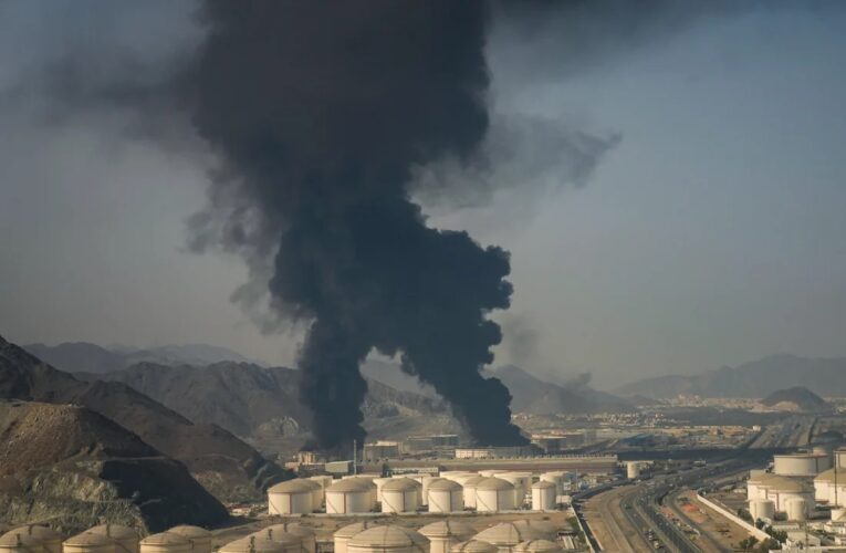 कुवैत में 2 तेल रिफाइनरियों पर ईरानी ड्रोन का हमला, लगी आग