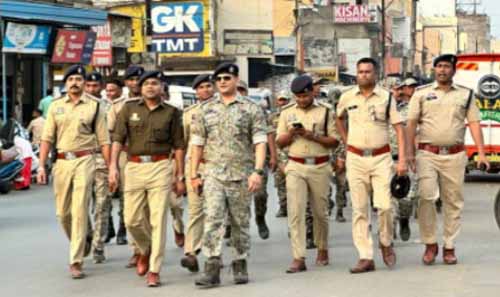 police-force-flag-march-at-important-places