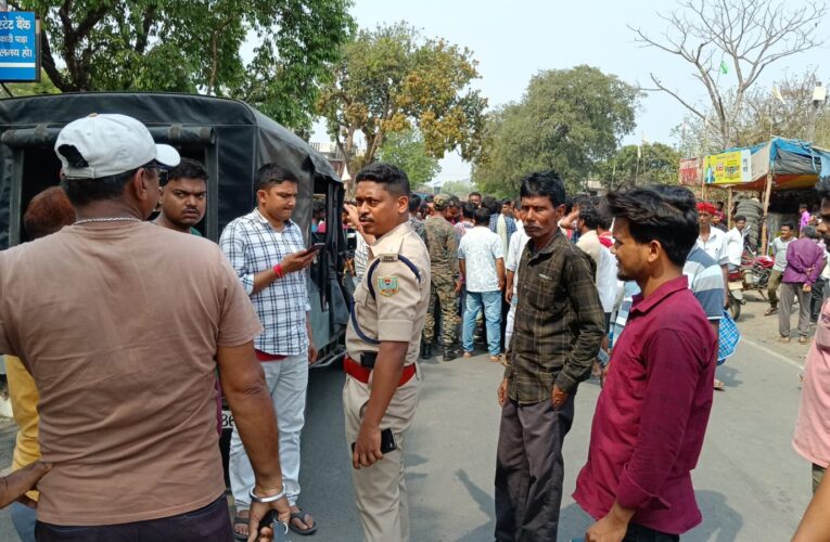 दुमका में अनियंत्रित ट्रेलर ने दो बाइक सवारों को रौंदा, मौके पर मौत