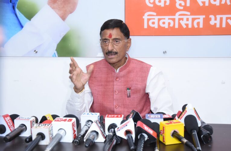 देश में गैस और पेट्रोल-डीजल की कोई कमी नहीं, अफवाह फैलाकर पैनिक बनाया जा रहा : संजय सेठ