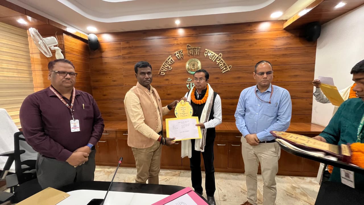 jh-dc-bid-farewell-to-18-retired-teachers-2employe