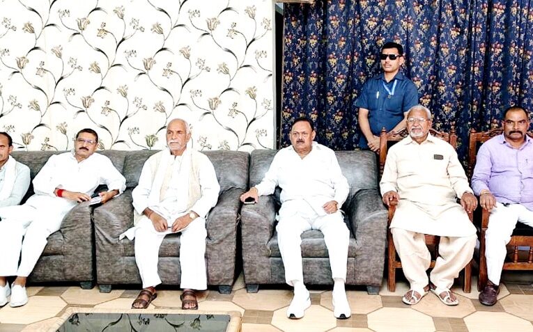 सोन पाइपलाइन योजना से हुसैनाबाद की उपेक्षा, पूर्व मंत्री ने दी आंदाेलन की चेतावनी