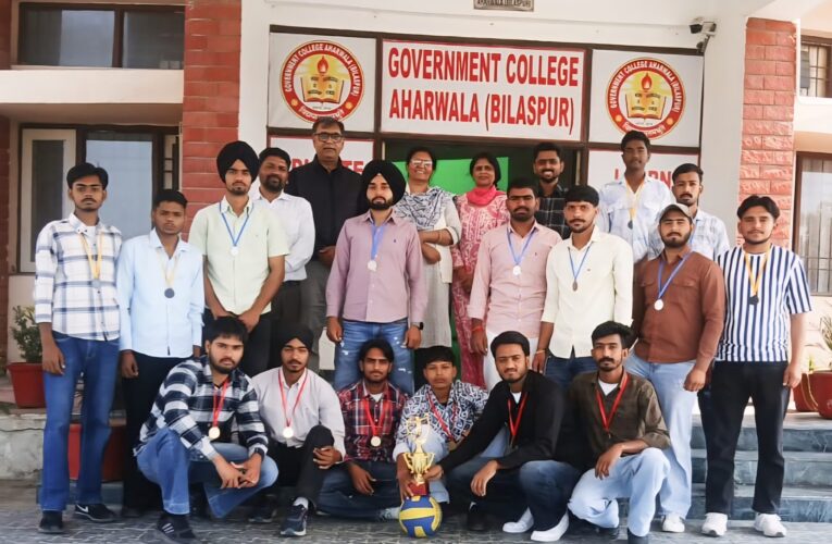 यमुनानगर:अंतर-विभागीय वॉलीबॉल प्रतियोगिता में खिलाड़ियों का शानदार प्रदर्शन
