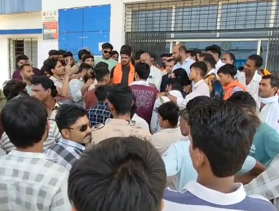 twin-newborns-die-uproar-at-h