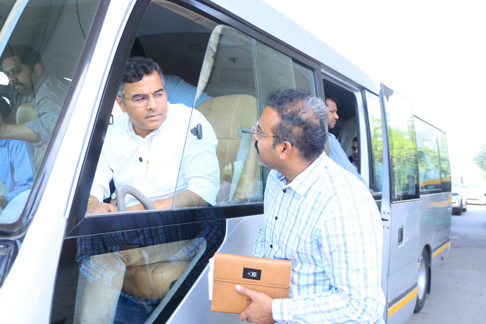 government-on-wheels-minister-inspection