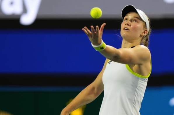 sports-tennis-stuttgartopen-rybakina-gauff-quarter