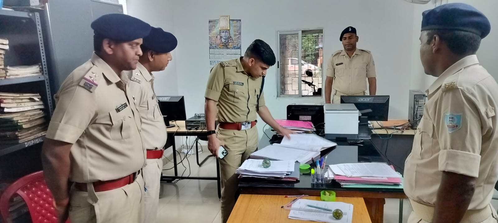 sp-reached-mandu-police-statio