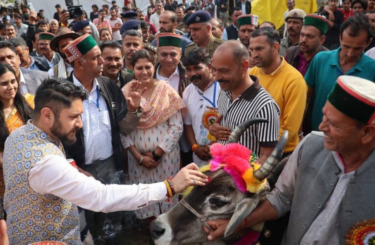 मेले हमारे पहाड़ी प्रदेश की समृद्ध प्राचीन संस्कृति का हिस्सा: अपूर्व देवगन