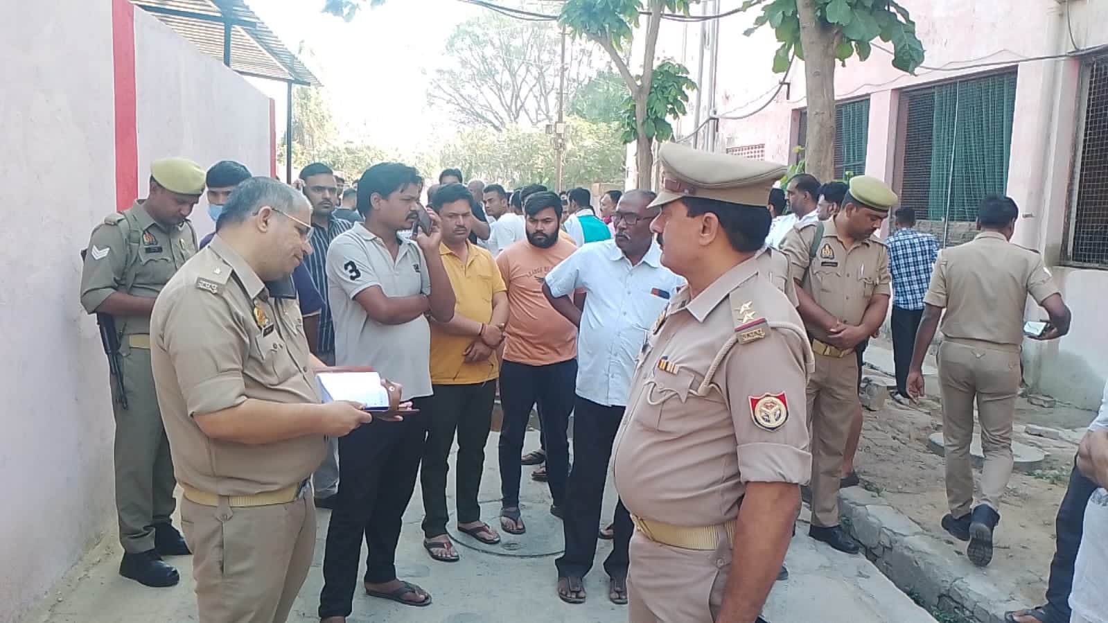 up-advocate-shot-dead