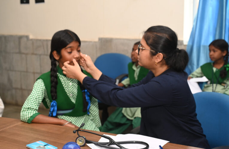 पीवीयूएनएल में बालिका सशक्तिकरण मिशन के तहत 50 छात्राओं का निःशुल्क स्वास्थ्य परीक्षण