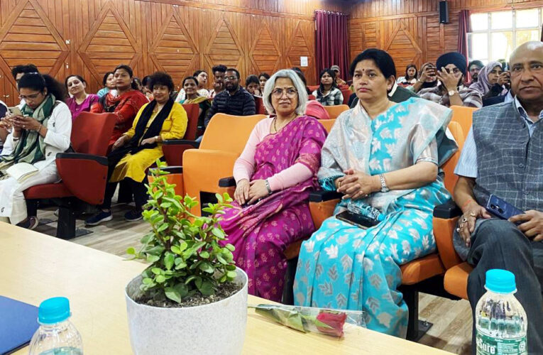 डीएसबी परिसर नैनीताल में कविता पर व्याख्यान, सामाजिक जागृति में साहित्य की भूमिका पर जोर