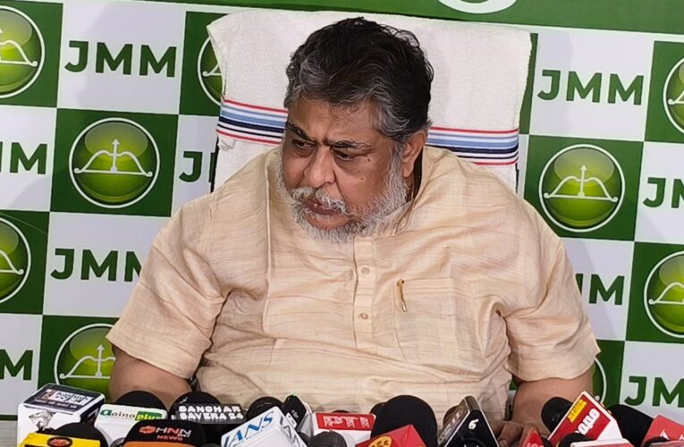 निर्वाचन आयोग की कार्यशैली लोकतांत्रिक मूल्यों को कर रही कमजाेर : सुप्रियो