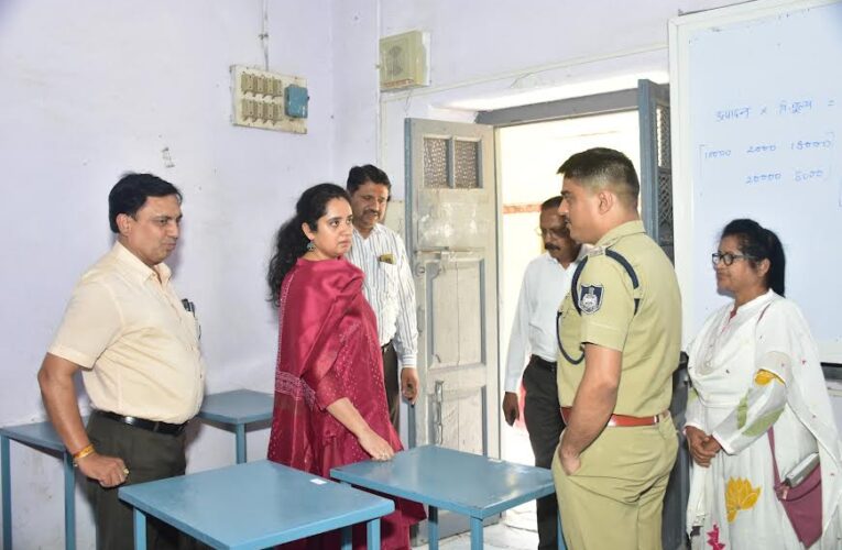 मंदसौरः कलेक्टर ने नीट परीक्षा केंद्रों का किया निरीक्षण, व्यवस्थाओं के दिए निर्देश