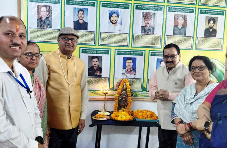 वार्षिकोत्सव में रंगारंग कार्यक्रम, उत्कृष्ट प्रदर्शन करने वाले छात्र सम्मानित
