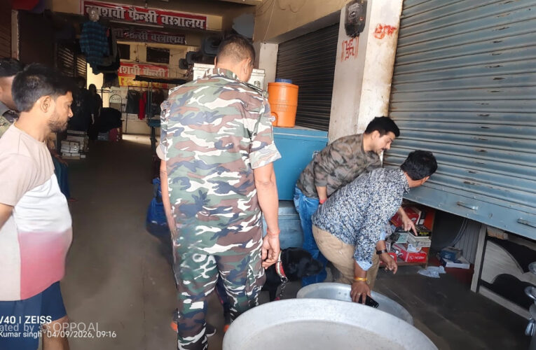 चोरों नें घनश्याम ज्वेलर्स को बनाया निशाना, उड़ाए लाखों के जेवरात