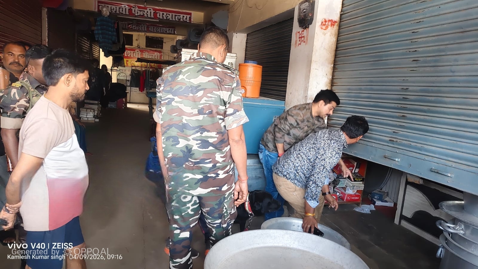 jh-thieves-stole-jewellery-wor